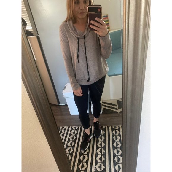 5/$20 💥 
Cowl neck lilac long sleeve thin sweater top EMBER medium - Picture 10 of 12